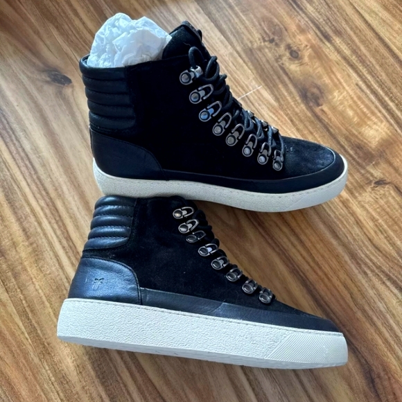 Frye Shoes - 🎄  NWOB FRYE hiking boots 👀